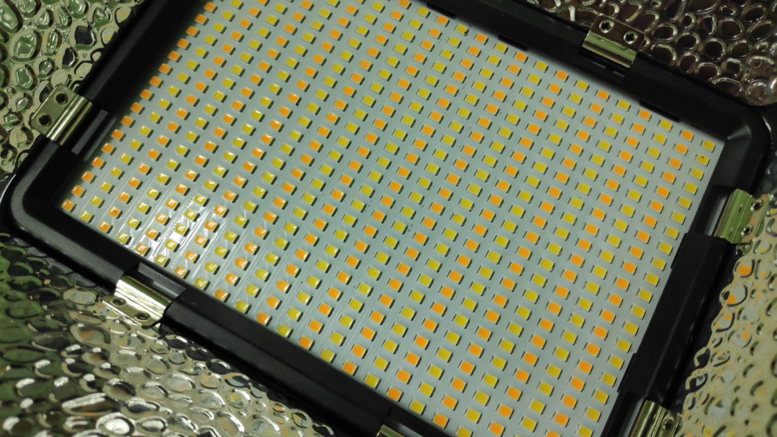 ألواح إضاءة LED